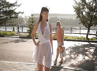 Robe transparente en extérieur