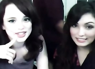 Des soeurs vicieuses s'exhibent en live