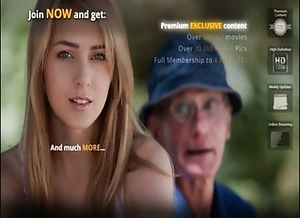 Son infirmière s'occupe de sa vieille teub