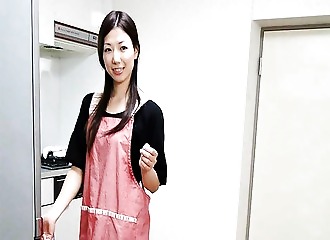 Asiatique hot à la chatte poilue