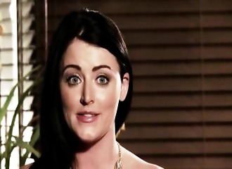 Sexe lesbien avec léchage de foufounes