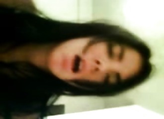 Sextape avec une bombasse qui suce