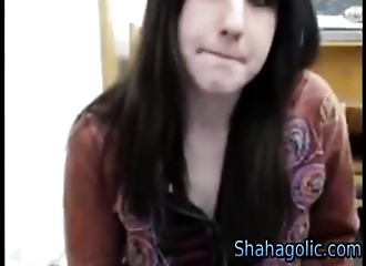 Ces jolis nichons offerts sur un plateau