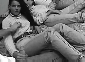 Partouze avec deux brunes parfaites