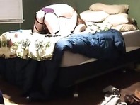 Femme dominatrice baise un mec avec un gode ceinture