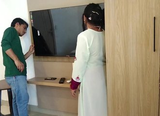 La télévision a surpris ma belle-sœur au mauvais moment