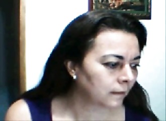 Femme mure découvre la webcam et ce qu'on peut faire avec