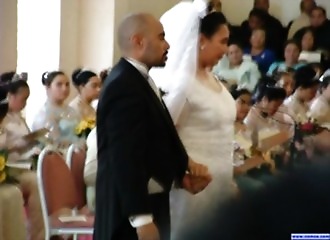 Nuit de noces agitée pour une mariée salope