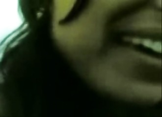 Cette indienne exhibe est scandaleusement cochonne