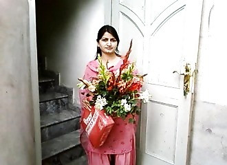 Une pakistanaise qui n'a pas froid au cul